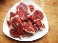 美味的土豆焖羊肉做法图解2)