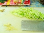 香甜可口的干煸牛肉丝做法图解2)