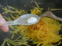 家常菜醋炒红薯丝做法图解7)