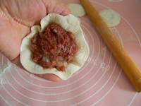 美味的门钉肉饼做法图解18)