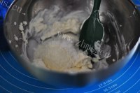 美味的美豆乳酪包做法图解8)