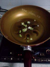 DIY胡萝卜炒肉做法图解4)