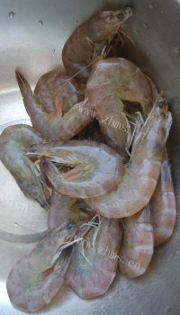 美味的浓香咖喱虾做法图解1)