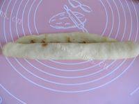 极致的肉松面包卷做法图解8)