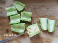 美味的蒜蓉炒三宝做法图解2)