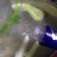 美味的鸡汤馄饨做法图解4)