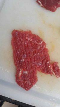 美味的煎牛肉做法图解3)