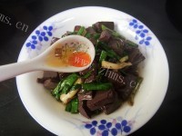 美味的青蒜炒羊血做法图解10)