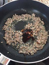 家常菜肉末茄子做法图解6)