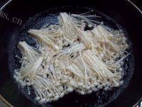 美味剁椒蒸金针菇做法图解4)