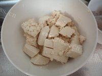 口感丰富的虾仁豆腐羹做法图解1)