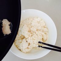喷香的蟹壳黄烧饼做法图解5)