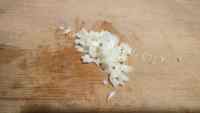 腐竹炒芹菜做法图解4)