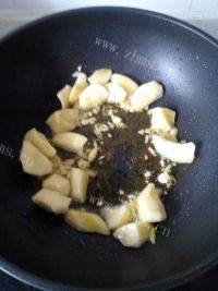 家常菜炖冻豆腐做法图解3)