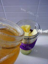 自制芹菜苹果汁做法图解4)