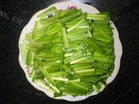 记忆中的韭菜炒虾仁做法图解3)