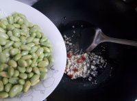 好吃的清炒毛豆粒做法图解4)