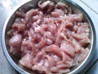 家常菜猪肉炒豆角做法图解1)