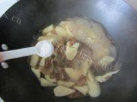 自制美食明油笋干菜煮茭白做法图解8)
