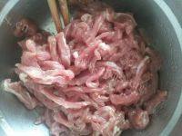 自制小炒肉做法图解1)