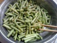 自制蒸豆角做法图解6)
