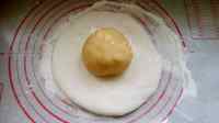 香喷喷的芝麻烧饼做法图解4)