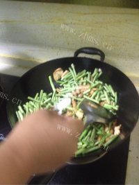 家常豆角炒肉做法图解6)