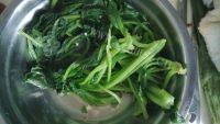 家常菜凉拌菠菜做法图解6)