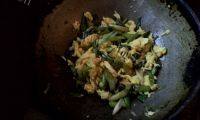 家常菜蒜苗炒鸡蛋
