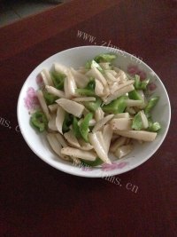 家常菜辣椒炒莲藕做法图解10)