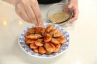 花雕油爆北极虾做法图解10)