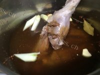 美味的炖羊腿做法图解6)