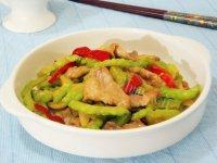 美味健康的苦瓜炒肉片