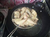 口感极佳的卤鸡翅尖做法图解12)