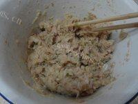 自己做的酸菜馅饺子做法图解5)