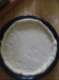 美味黑椒鸡腿蘑菇披萨做法图解12)