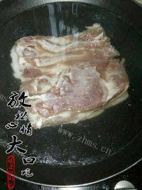 家常菜梅菜扣肉做法图解1)
