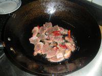 家常菜腊肉荷兰豆做法图解7)