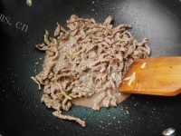 家常菜干煸牛肉丝做法图解4)