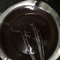 香甜的巧克力熔岩蛋糕做法图解4)