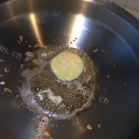 香飘十里的炸茄盒做法图解9)