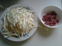 易做的茭白肉丝做法图解2)