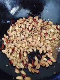 下酒菜麻辣花生做法图解10)