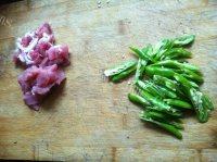 家常菜白菜梗炒肉做法图解1)