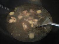自制油饼母鸡汤做法图解10)