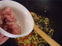 好吃的肉末豆角做法图解5)
