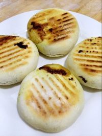 独特的韭菜鸡蛋馅饼做法图解9)