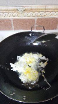 黄金玉米粒炒饭做法图解2)