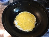 香嫩的樱花虾蛋炒饭做法图解2)