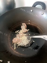美味的虾仁蒜香西兰花做法图解9)
